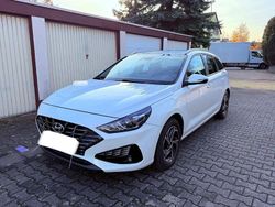 Weiß Gebraucht 2021 Hyundai i30 Kombi | 9.700 € (Guter Preis)