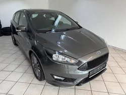 Grau Gebraucht 2017 Ford Focus ST-Line Limousine | 8.450 € (Guter Preis)