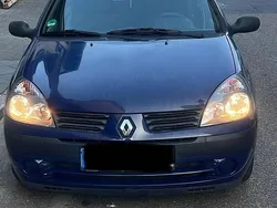 Blau Gebraucht 2004 Renault Clio II Kleinwagen | 2.100 € (Fairer Preis)