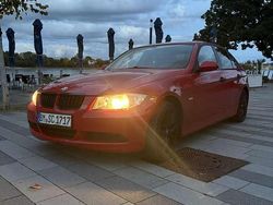 Rot Gebraucht 2005 BMW 320 Limousine | 4.500 € (Fairer Preis)