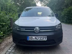 Weiß Gebraucht 2017 VW Caddy Van / Kleinbus | 10.000 €
