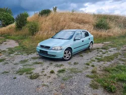 Grün Gebraucht 2002 Opel Astra Limousine | 800 € (Guter Preis)