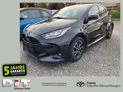 Mystikschwarz metallic Gebraucht 2021 Toyota Yaris Comfort Kleinwagen | 15.990 €
