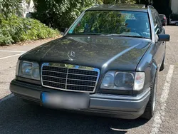 Schwarz Gebraucht 1993 Mercedes E280 Kombi | 6.850 €