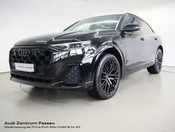 Mythosschwarz metallic Gebraucht 2024 Audi Q8 S-Line SUV | 85.900 €