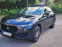 Schwarz Gebraucht 2017 Maserati Levante SUV | 33.400 € (Etwas zu teuer)