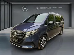 Sodalithblau met. Gebraucht 2024 Mercedes EQV300 Avantgarde Van / Kleinbus | 59.700 €