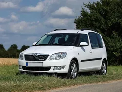 Weiß Gebraucht 2013 Skoda Roomster Ambition Kombi | 5.900 € (Fairer Preis)