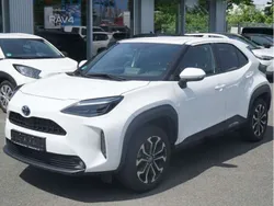 Schneeweiß Gebraucht 2022 Toyota Yaris Hybrid SUV | 19.900 € (Guter Preis)