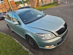 Grün Gebraucht 2010 Skoda Octavia Elegance Kombi | 1.313 € (Superpreis)