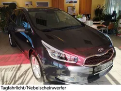 Grau Gebraucht 2013 Kia Ceed Sportswagon DREAM-TEAM Edition Kombi | 9.949 € (Etwas zu teuer)
