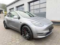 Silber Gebraucht 2023 Tesla Model Y Performance SUV | 36.950 € (Guter Preis)