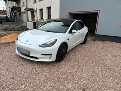 Weiß Gebraucht 2021 Tesla Model 3 Performance Limousine | 37.500 €