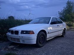 Weiß Gebraucht 1995 BMW 316 Performance Limousine | 3.495 €