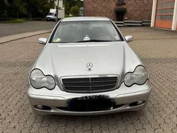 Grau Gebraucht 2001 Mercedes C180 Classic Limousine | 2.100 € (Guter Preis)