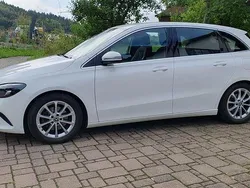 Weiß Gebraucht 2020 Mercedes B200 Van / Kleinbus | 22.500 € (Fairer Preis)