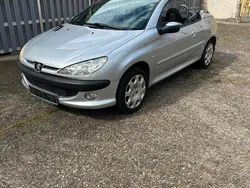 Grau Gebraucht 2003 Peugeot 206 CC Cabrio | 990 €