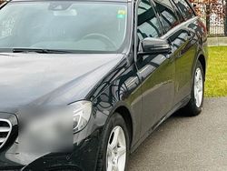 Schwarz Gebraucht 2013 Mercedes E220 Kombi | 11.000 €