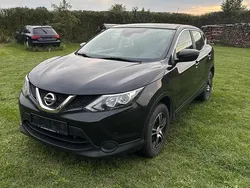 Schwarz Gebraucht 2016 Nissan Qashqai SUV | 8.800 € (Fairer Preis)