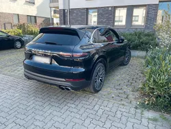 Schwarz Gebraucht 2018 Porsche Cayenne Turbo SUV | 43.000 €