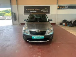 Grau Gebraucht 2012 Skoda Roomster Scout Plus Edition Kombi | 4.500 € (Fairer Preis)