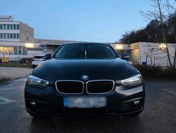 Blau Gebraucht 2015 BMW 320 Limousine | 19.500 € (Teuer)
