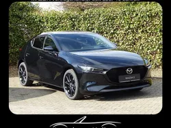 Jet black Neu 2025 Mazda 3 Homura-Line Limousine | 26.150 € (Guter Preis)