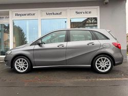 Grau Gebraucht 2015 Mercedes B220 Exclusive Van / Kleinbus | 19.999 € (Fairer Preis)