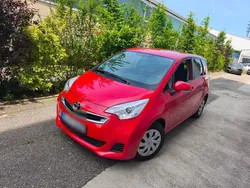 Rot Gebraucht 2015 Toyota Verso-S Van / Kleinbus | 8.650 € (Fairer Preis)