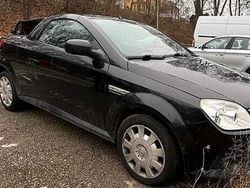 Schwarz Gebraucht 2005 Opel Tigra Cabrio | 1.777 € (Fairer Preis)