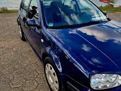 Blau Gebraucht 2001 VW Golf IV Basis Limousine | 1.450 € (Fairer Preis)