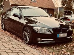 Schwarz Gebraucht 2011 BMW 320 Coupé | 9.799 € (Etwas zu teuer)