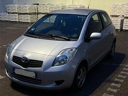 Silber Gebraucht 2006 Toyota Yaris Kleinwagen | 1.050 € (Fairer Preis)