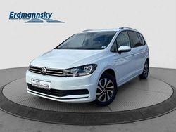 Pure white (weiß) Gebraucht 2021 VW Touran Active Van / Kleinbus | 24.380 € (Fairer Preis)