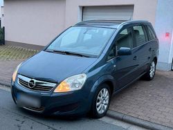 Blau Gebraucht 2010 Opel Zafira Van / Kleinbus | 1.900 € (Fairer Preis)