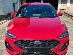 Rot Gebraucht 2023 Ford Focus Limousine | 22.500 € (Fairer Preis)