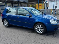 Blau Gebraucht 2004 VW Golf V Limousine | 2.100 € (Etwas zu teuer)