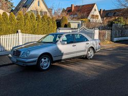 Silber Gebraucht 1998 Mercedes E320 Limousine | 5.900 €