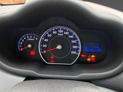 Weiß Gebraucht 2012 Hyundai i10 Kleinwagen | 3.250 € (Fairer Preis)