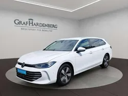 Weiß Gebraucht 2024 VW Passat Business Kombi | 32.720 € (Fairer Preis)