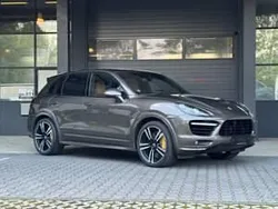 Braun Gebraucht 2014 Porsche Cayenne Turbo S SUV | 43.900 €
