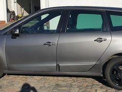 Grau Gebraucht 2011 Renault Scénic Van / Kleinbus | 2.299 €