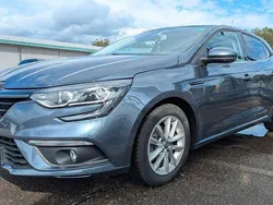 Grau Gebraucht 2017 Renault Mégane IV Life Limousine | 9.400 € (Guter Preis)