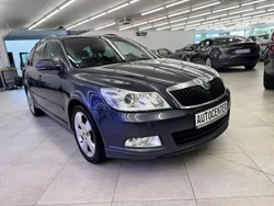 Grau Gebraucht 2012 Skoda Octavia Sport Kombi | 3.999 € (Fairer Preis)