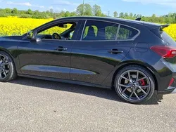 Schwarz Gebraucht 2025 Ford Focus ST Limousine | 34.400 € (Guter Preis)