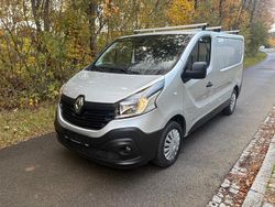 Silber Gebraucht 2015 Renault Trafic Komfort Van | 11.999 € (Fairer Preis)
