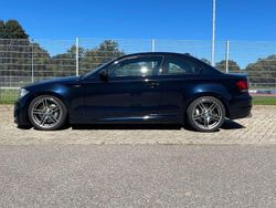 Schwarz Gebraucht 2012 BMW 135 Sport Line Kleinwagen | 29.900 €