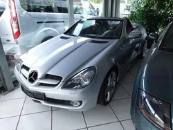 Silber Gebraucht 2010 Mercedes SLK200 Sport Cabrio | 22.500 €