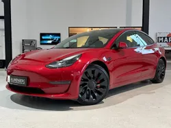 Rot Gebraucht 2021 Tesla Model 3 Performance Limousine | 28.980 € (Fairer Preis)