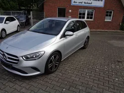 Silber Gebraucht 2022 Mercedes B180 Van / Kleinbus | 22.900 € (Guter Preis)